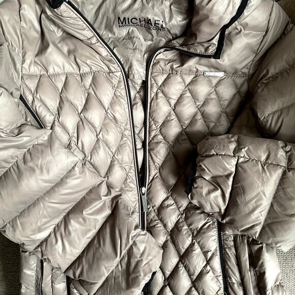 Michael Kors packable down mid length coat small - Picture 7 of 7